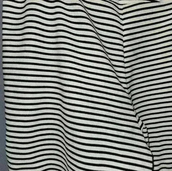 Darjoni Womans Striped Shorts Size XL - Picture 7 of 10